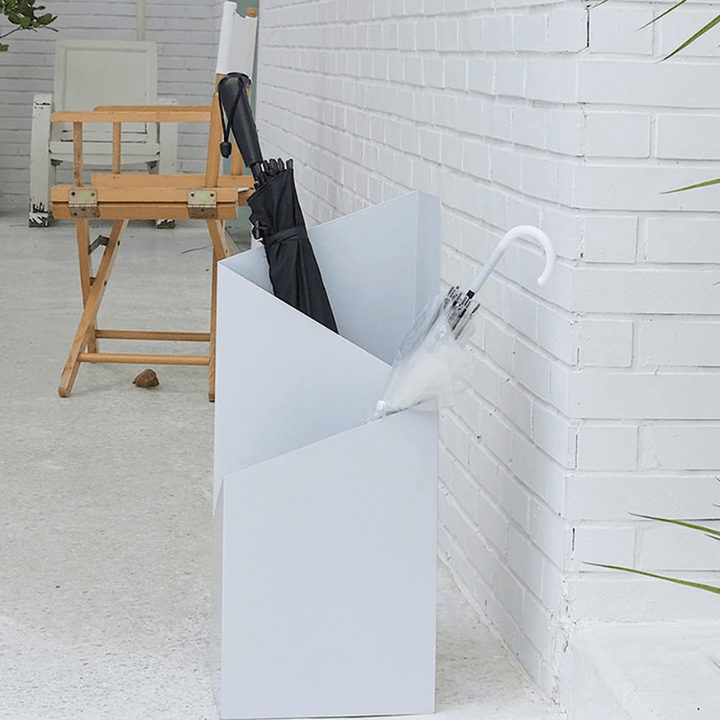 Nordvyn parapluhouder – metalen standaard met opvangschaal in Scandinavisch design