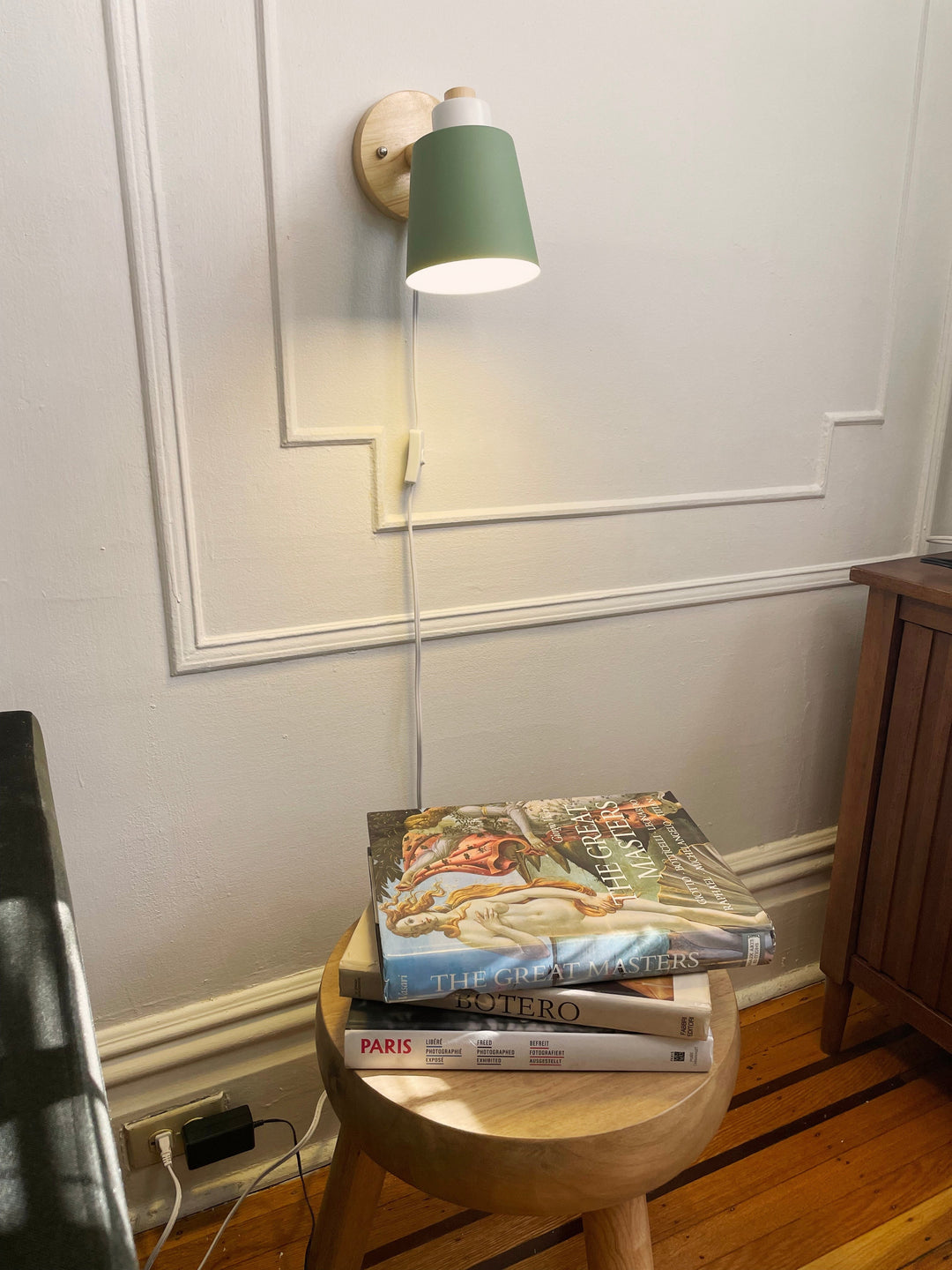Nordura Leeslamp met Stekker – Verstelbare Kap en Houten Wandplaat