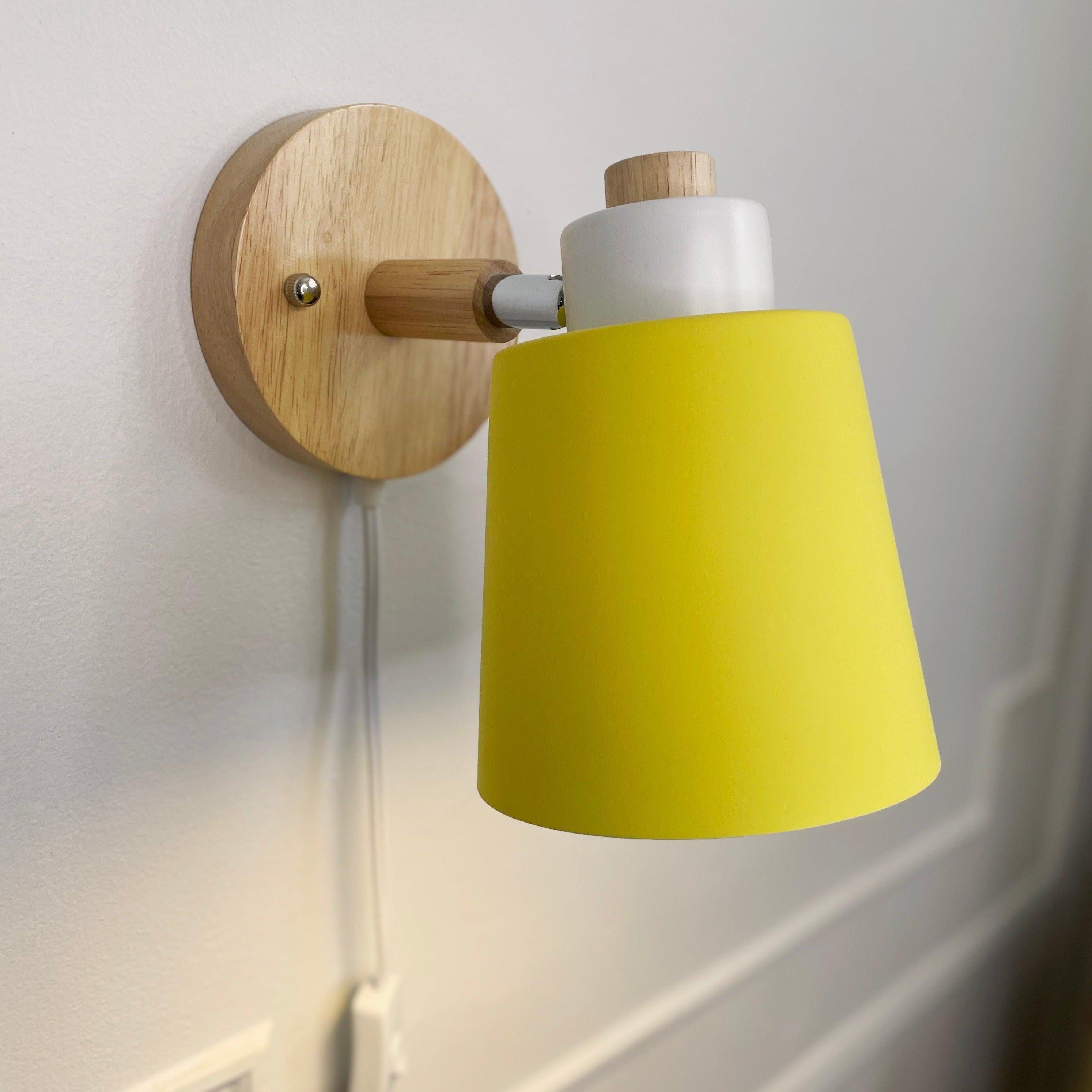 Nordura Leeslamp met Stekker – Verstelbare Kap en Houten Wandplaat