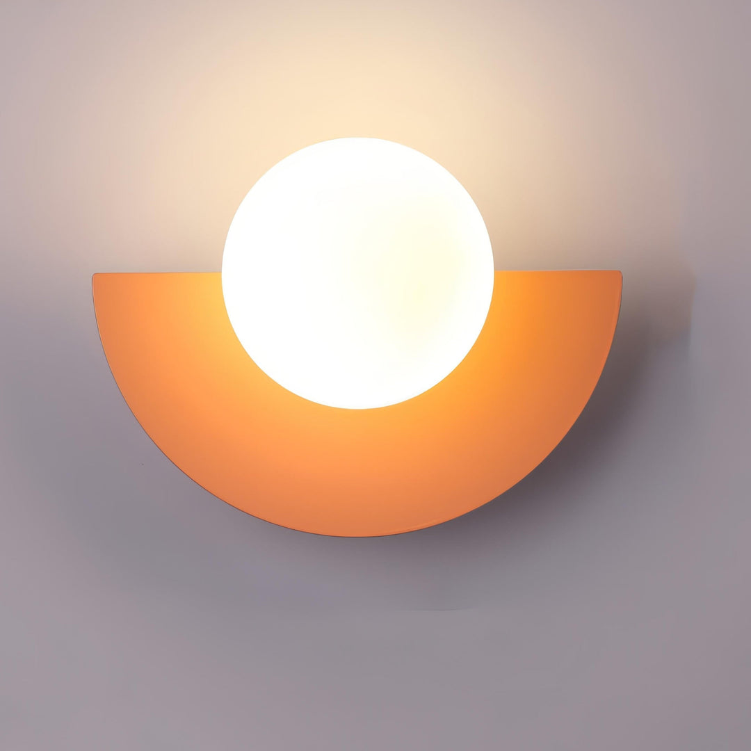 Lámpara de pared Arctiq – Diseño escandinavo hemisférico con iluminación LED integrada cálida
