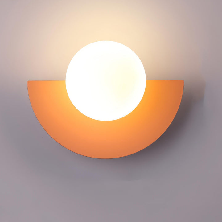 Lámpara de pared Arctiq – Diseño escandinavo hemisférico con iluminación LED integrada cálida