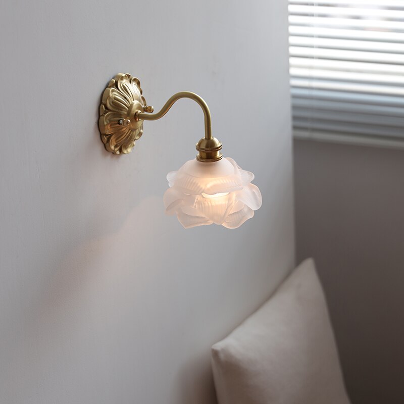 Wandlamp – Vintage Koperen Design met Matglazen Kap &amp; Warme LED-Verlichting
