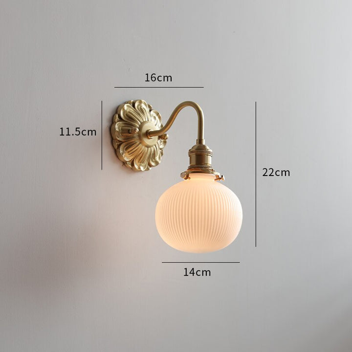 Wandlamp – Vintage Koperen Design met Matglazen Kap &amp; Warme LED-Verlichting