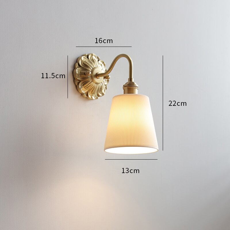 Wandlamp – Vintage Koperen Design met Matglazen Kap &amp; Warme LED-Verlichting