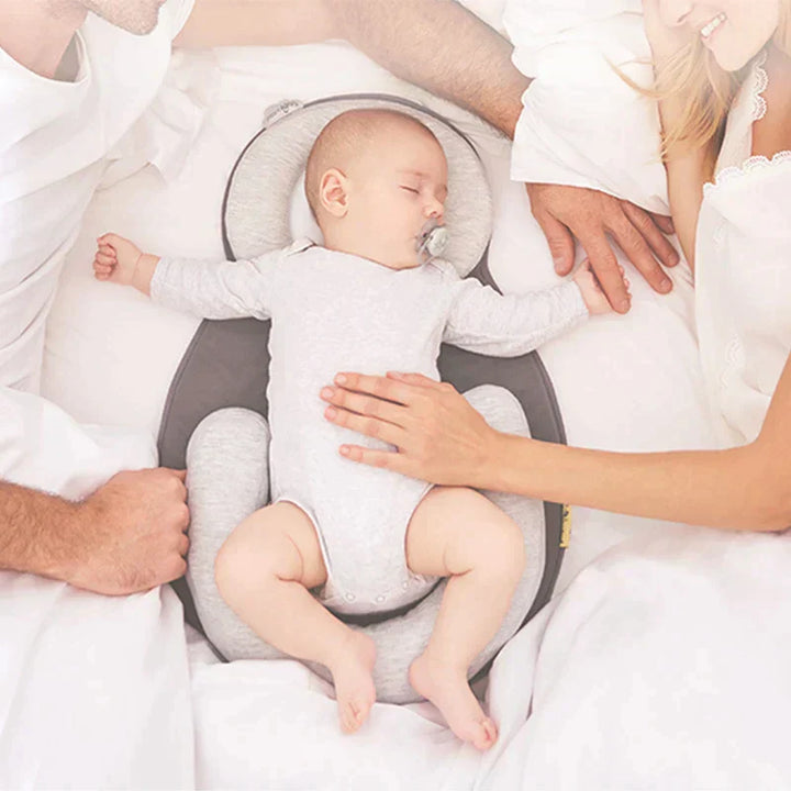 BabyEase Almohada Ergonómica – Previene Cabeza Plana (0–6 Meses)