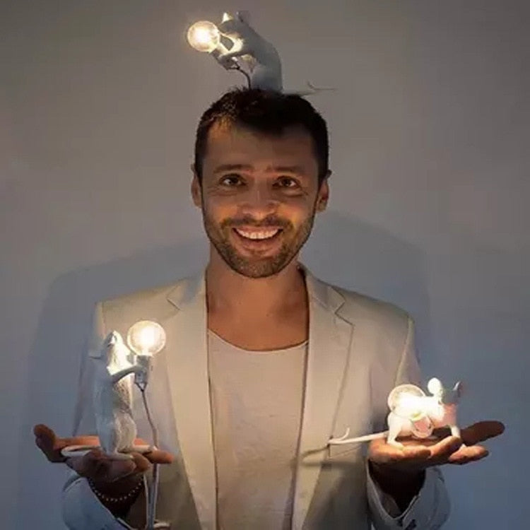 LumoMouse Lámpara de Mesa – Diseño Juguetón, Iluminación LED Cálida y Diseño Duradero
