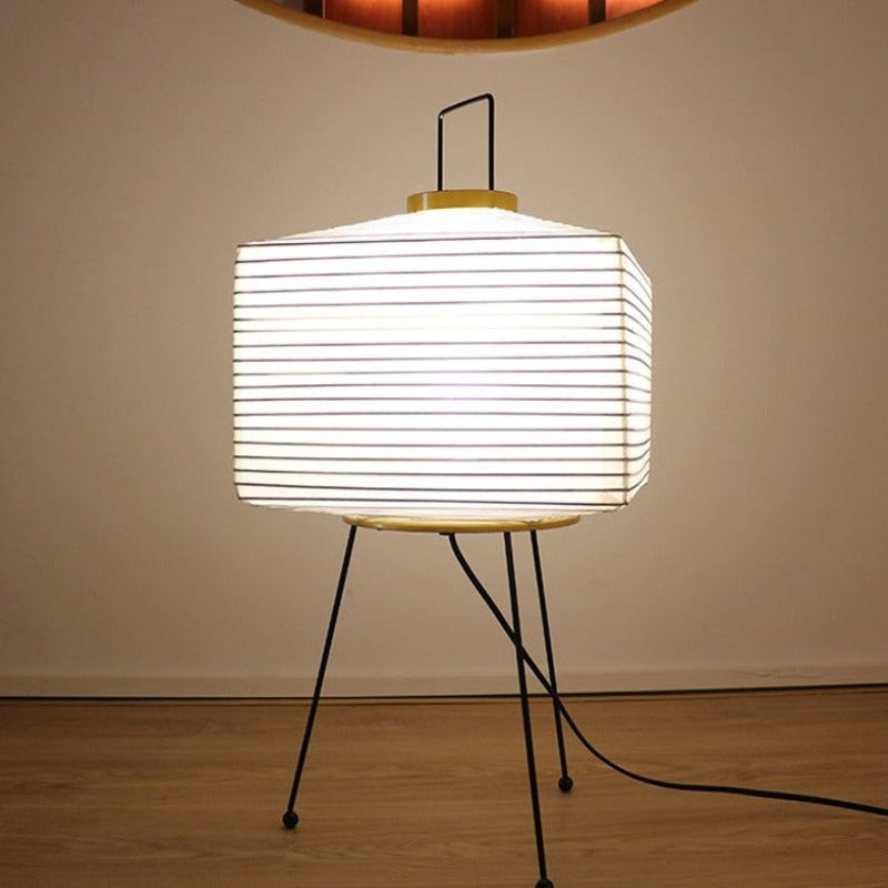 Lámpara de pie Yukari – Diseño japonés Wabi-Sabi con pantalla de papel de arroz y luz LED cálida