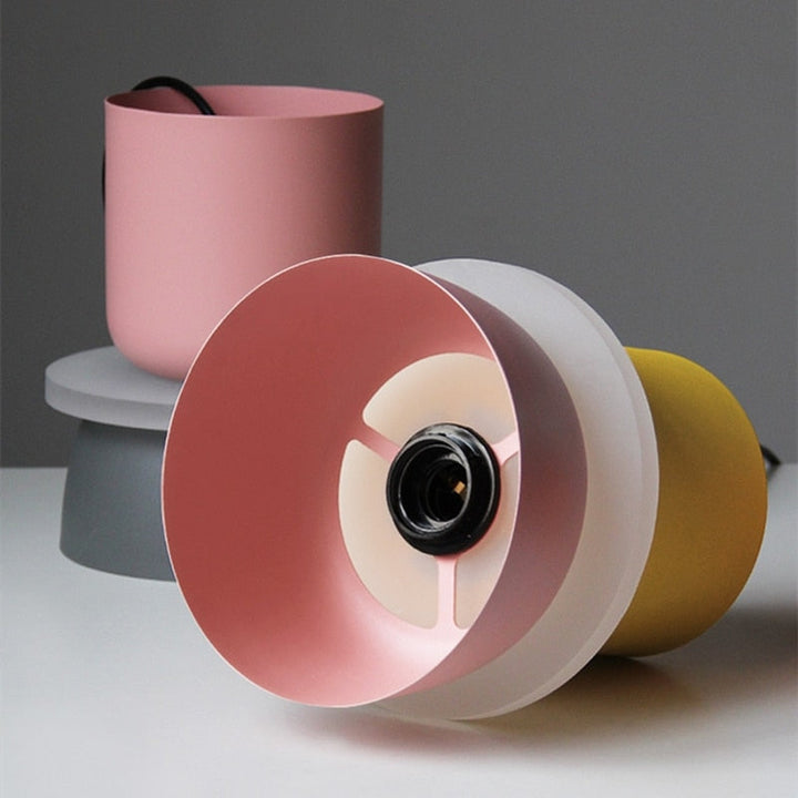 Lámpara colgante Lunora Saturn Halo – Aluminio moderno con acento colorido