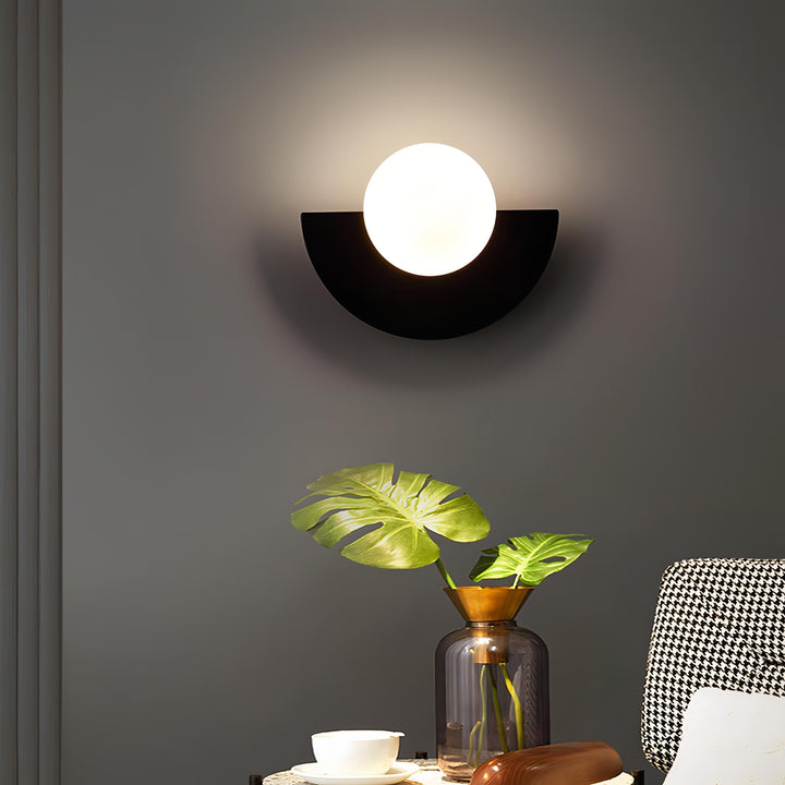 Lámpara de pared Arctiq – Diseño escandinavo hemisférico con iluminación LED integrada cálida