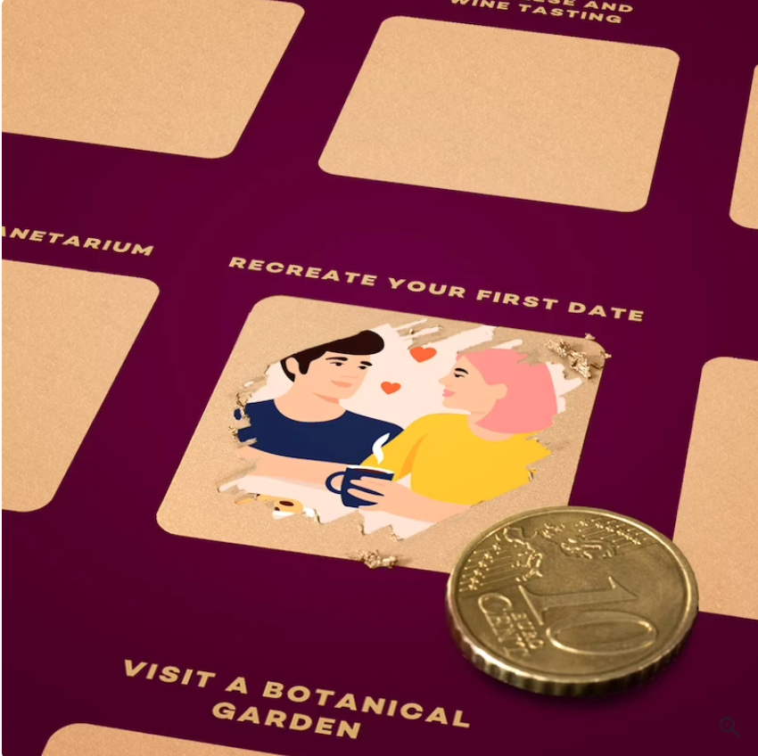 Calendario LoveQuest Date – Póster vermello con 100 ideas únicas para citas para parellas e amantes