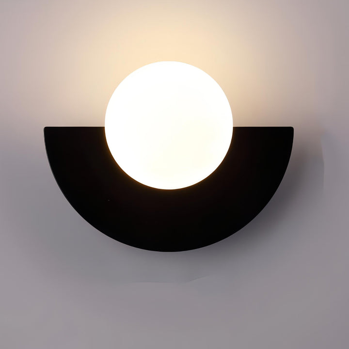 Lámpara de pared Arctiq – Diseño escandinavo hemisférico con iluminación LED integrada cálida