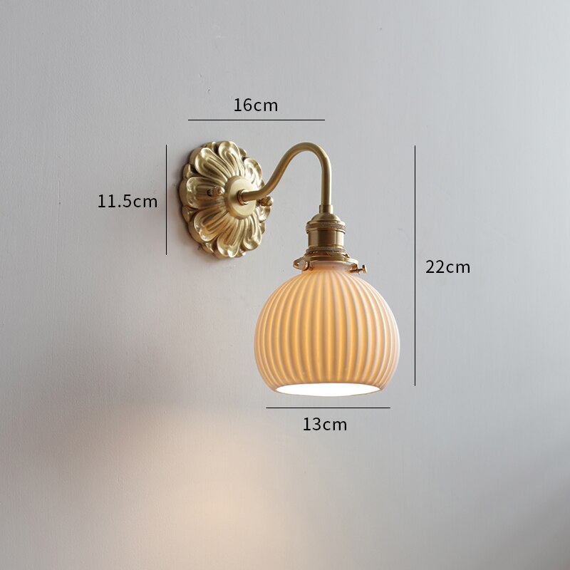 Clarest Wandlamp – Vintage Koperen Design met Matglazen Kap & Warme LED-Verlichting