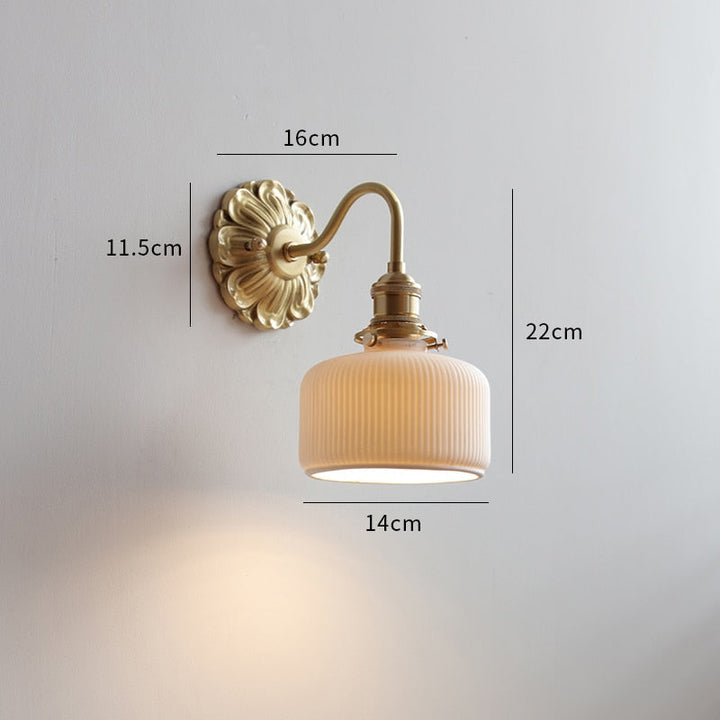Wandlamp – Vintage Koperen Design met Matglazen Kap &amp; Warme LED-Verlichting