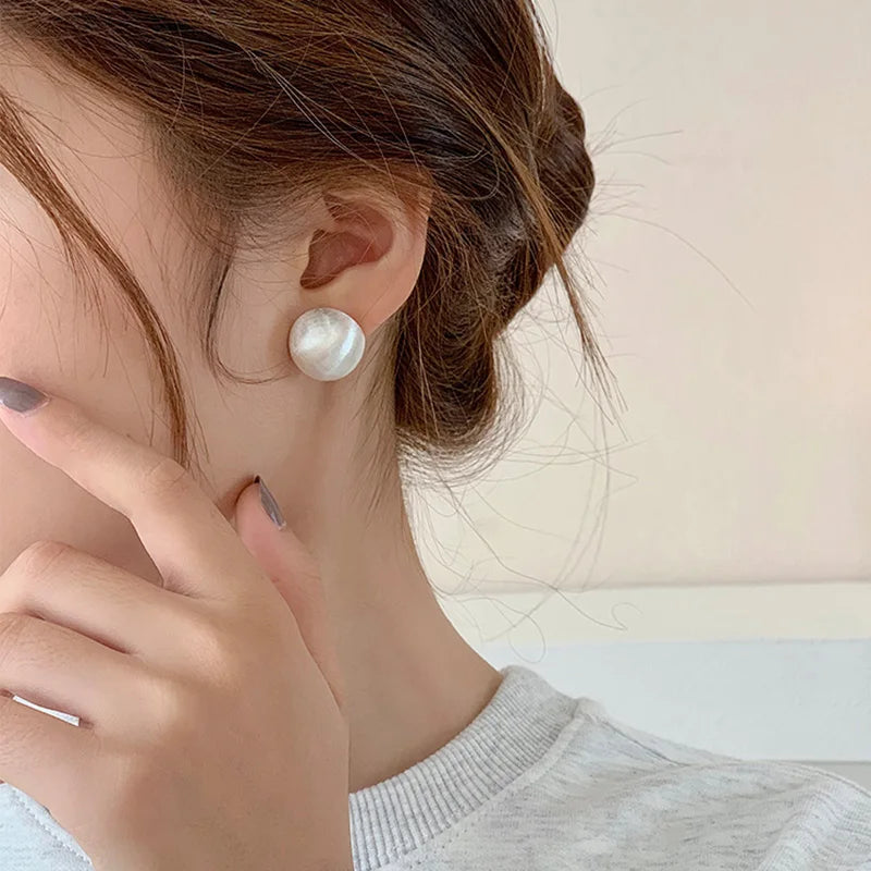 Velmira Semicercle Arracades – Arracades de metall raspallat color plata, lleugeres i d'elegància moderna