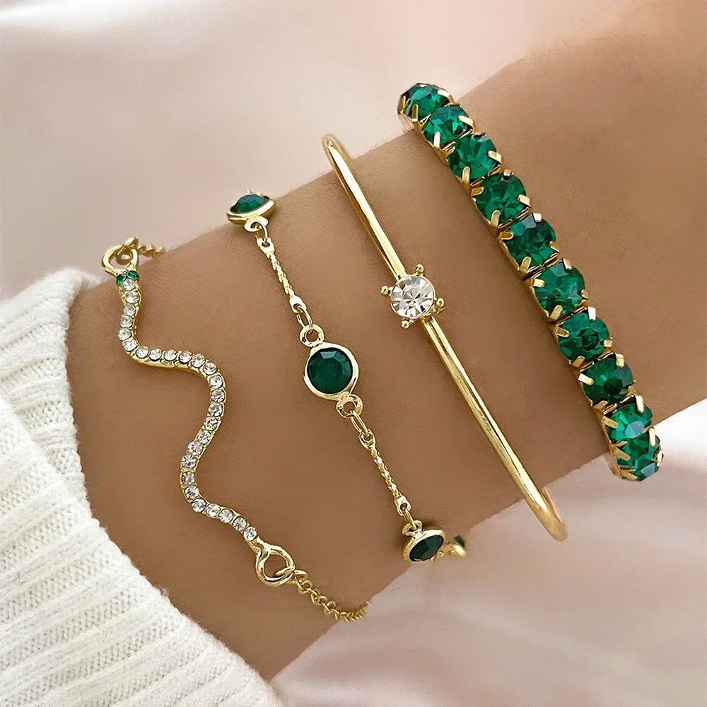 Serpentina Luxe Armbanden Set – 4-Delige Slangenmotief Armbanden met Groene Edelstenen & Rhinestones