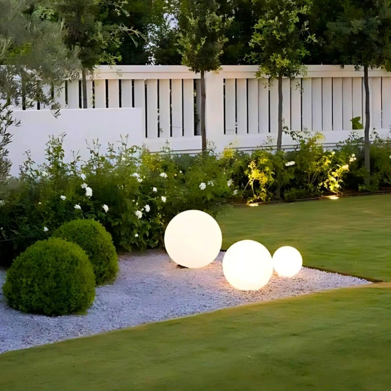 GlowSphere – Lampada da giardino sferica con 16 colori e telecomando