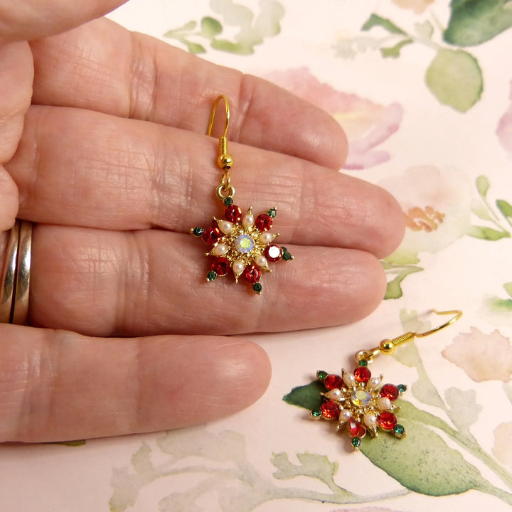Pendientes Noellea Copo de Nieve y Árbol de Navidad – Diseño de Strass y Perla, Ligero y Festivo para las Fiestas