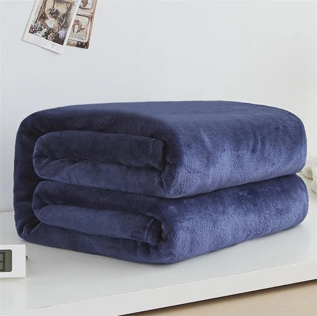 CuddleNest – Manta de forro polar coral ligera – Bebé, sofá y cama