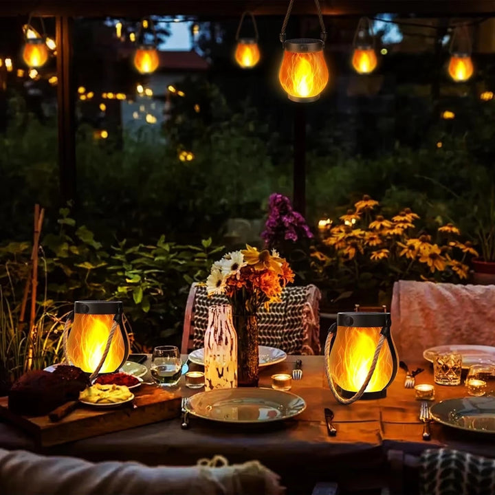 Solar tuinlantaarn (2 stuks) – LED-buitenverlichting met vlameffect en USB-C 2