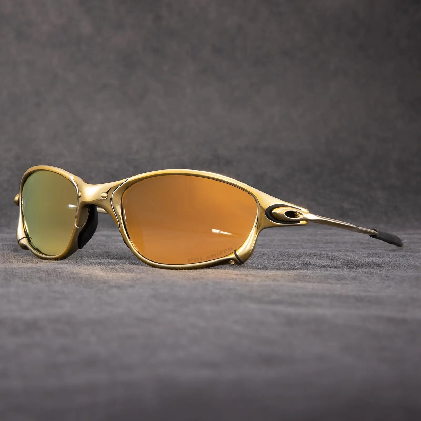 Sportieve Gepolariseerde Zonnebril – Metallic Montuur met Rode Glazen 5