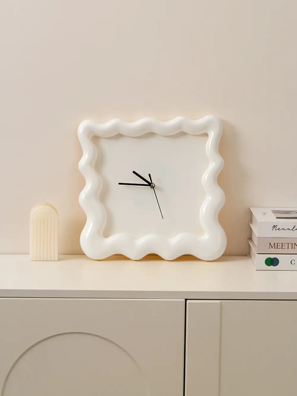 SweetHour | Biscuitvormige wandklok – Crème, uniek ontwerp, moderne decoratieve klok 2