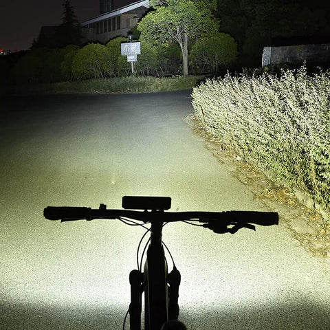 Ultra-Felle LED Fietslamp | Verstelbare Helderheid, Veelzijdige Lichtmodi & Waterdicht 0