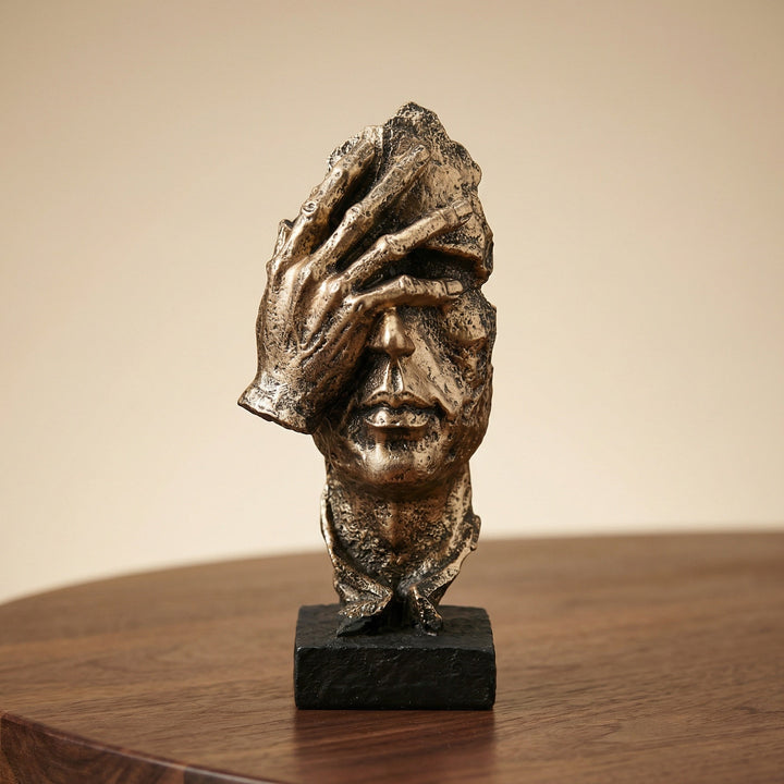 Abstracte Gouden Sculptuur – Moderne Scandinavische Decoratie met Artistieke Uitstraling Vestragear