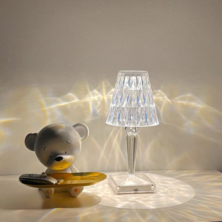 CrystalLuxe Lámpara de mesa – Lámpara de cristal de lujo con luz blanca cálida y acabado elegante