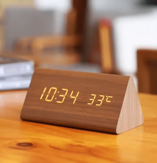 WoodSense | LED-Holzuhr mit Sprachsteuerung &amp; Anpassbarer Helligkeit | Stilvolles Design für Komfort 7