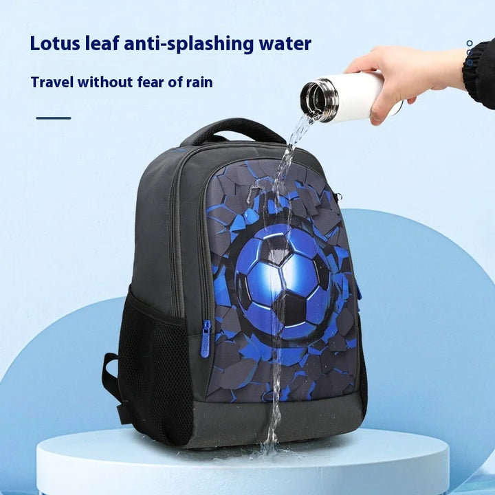 KickPack – Mochila para niños con carcasa dura, USB y diseño de fútbol