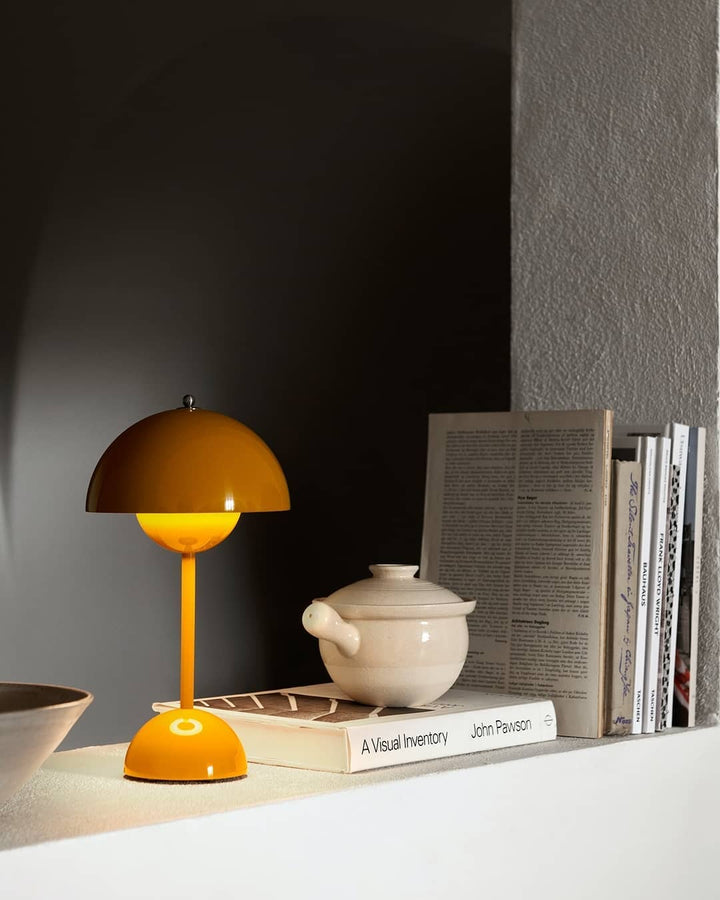 Lumiretro Umbrilight Lámpara de Mesa – Pantalla de Lámpara Retro, Luz LED Cálida y Estilo Clásico