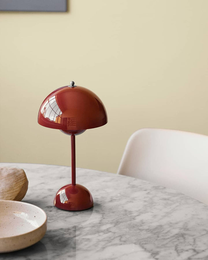 Lumiretro Umbrilight Lámpara de Mesa – Pantalla de Lámpara Retro, Luz LED Cálida y Estilo Clásico