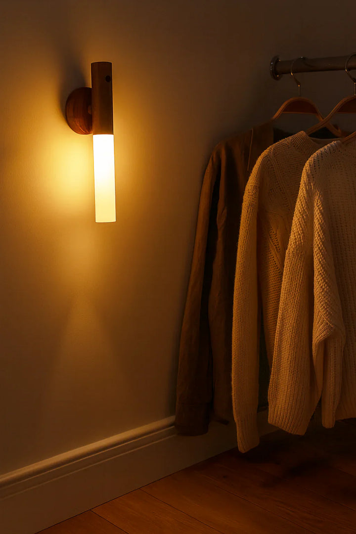 Lumora Lámpara de Pared Recargable – USB, Sensor de Movimiento y Luz LED Blanca Cálida