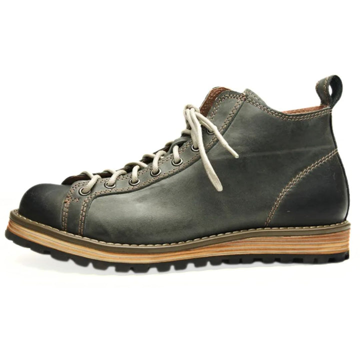 BergMeister – Zapatillas Haferl Leroy – Cuero Robusto y Diseño Exterior Estilizado