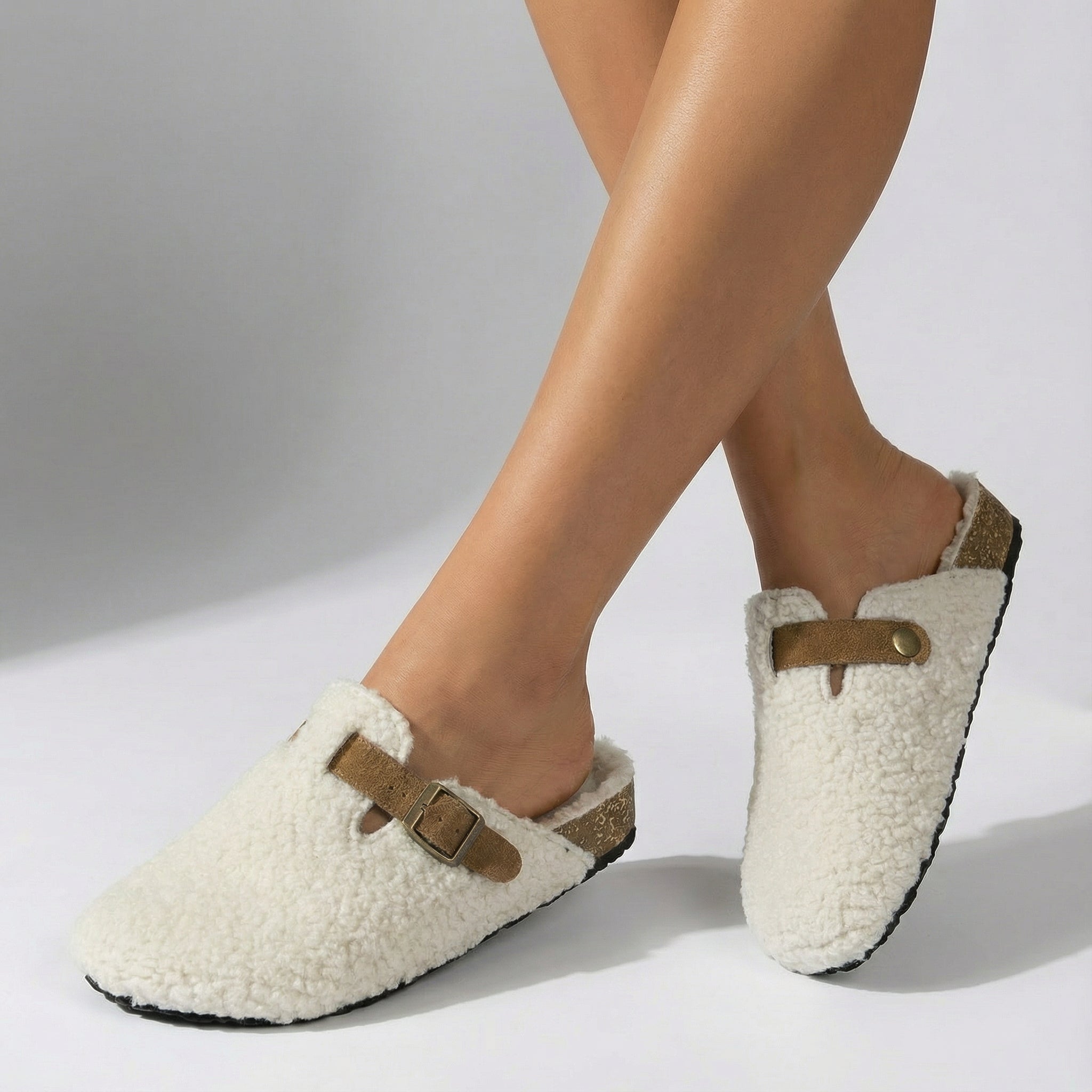 Pantofole Donna – Morbidi Ciabattini in Peluche con Fibbia e Suola Confortevole