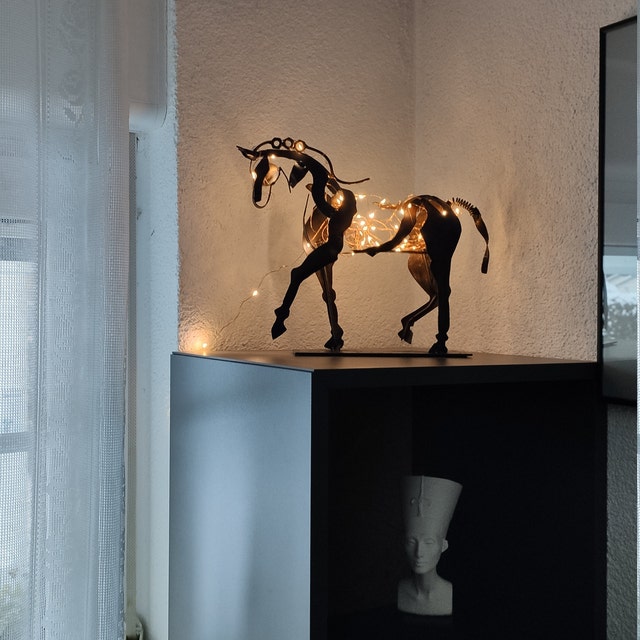 Paarden Decoratiebeeld – Handgemaakt Metaal met Rustieke Afwerking