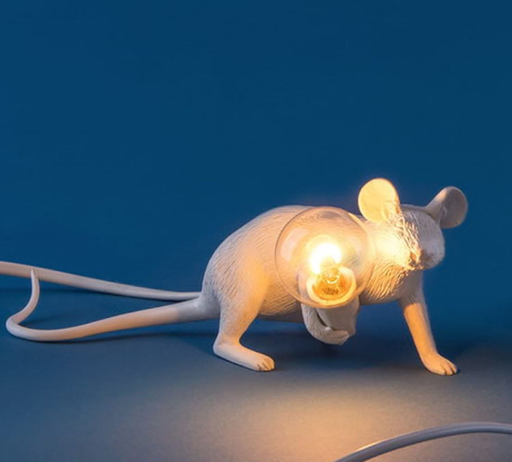 LumoMouse Lámpara de Mesa – Diseño Juguetón, Iluminación LED Cálida y Diseño Duradero