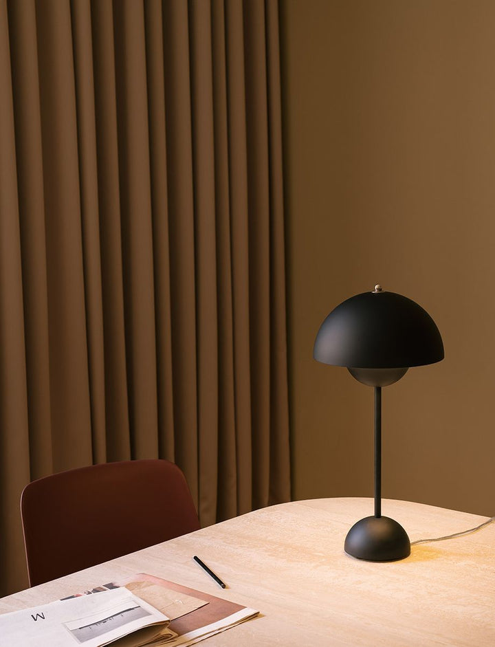 Lumiretro Umbrilight Lámpara de Mesa – Pantalla de Lámpara Retro, Luz LED Cálida y Estilo Clásico