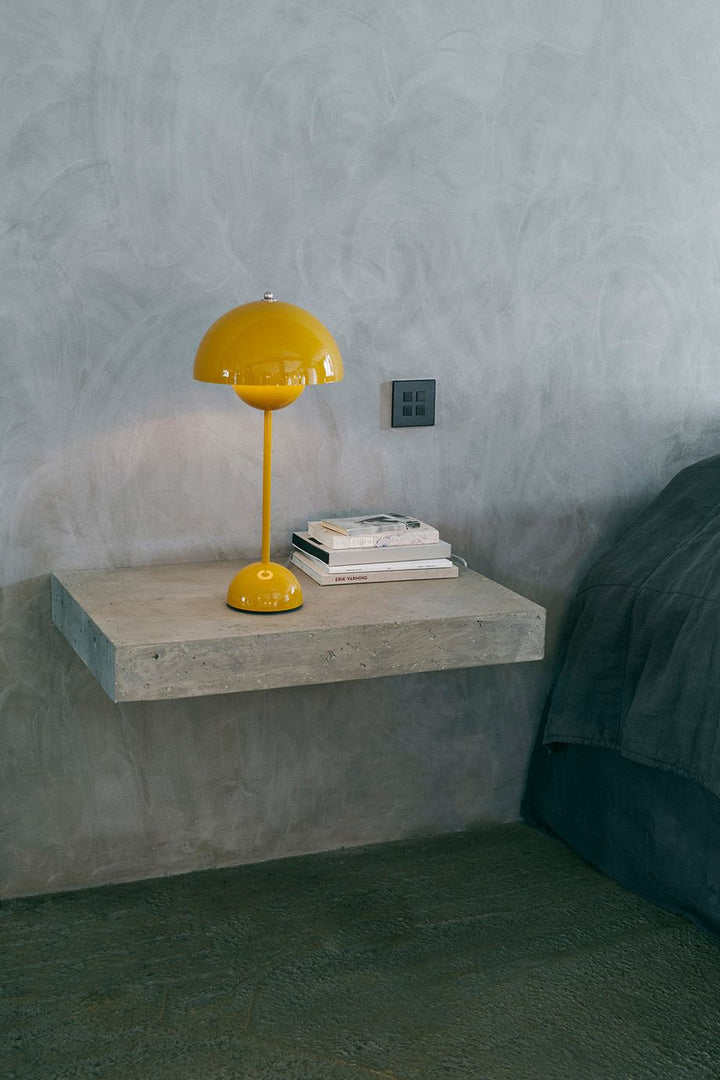 Lumiretro Umbrilight Lámpara de Mesa – Pantalla de Lámpara Retro, Luz LED Cálida y Estilo Clásico