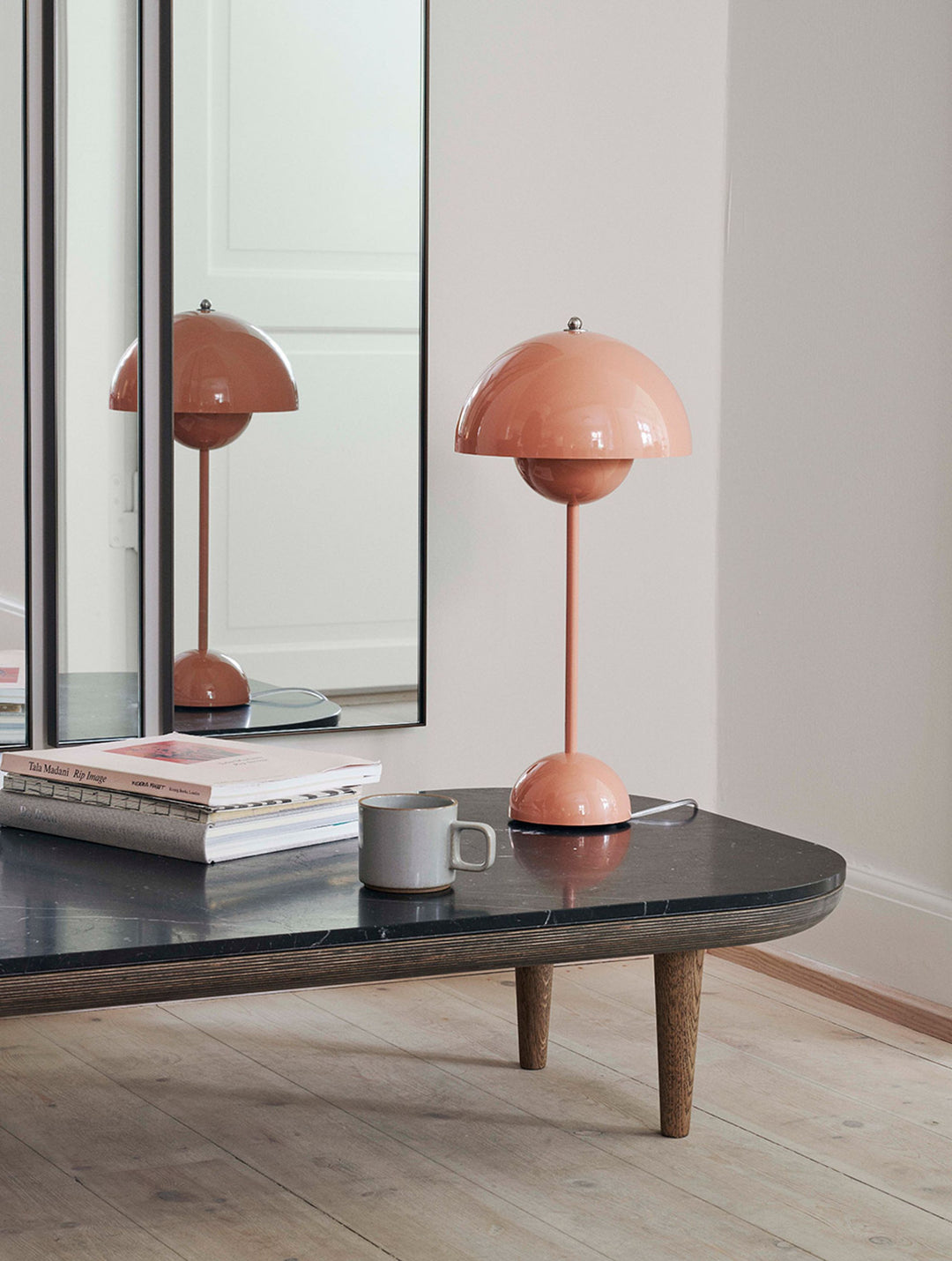 Lumiretro Umbrilight Lámpara de Mesa – Pantalla de Lámpara Retro, Luz LED Cálida y Estilo Clásico