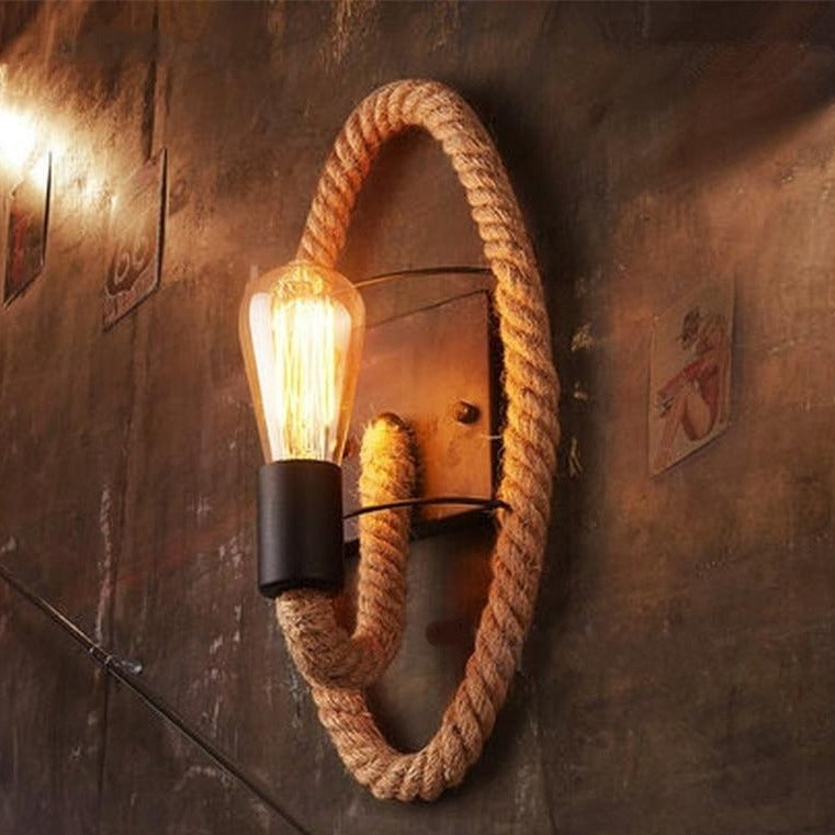 IronWeave – Lámpara de Pared de Cuerda Vintage – Iluminación Industrial Retro