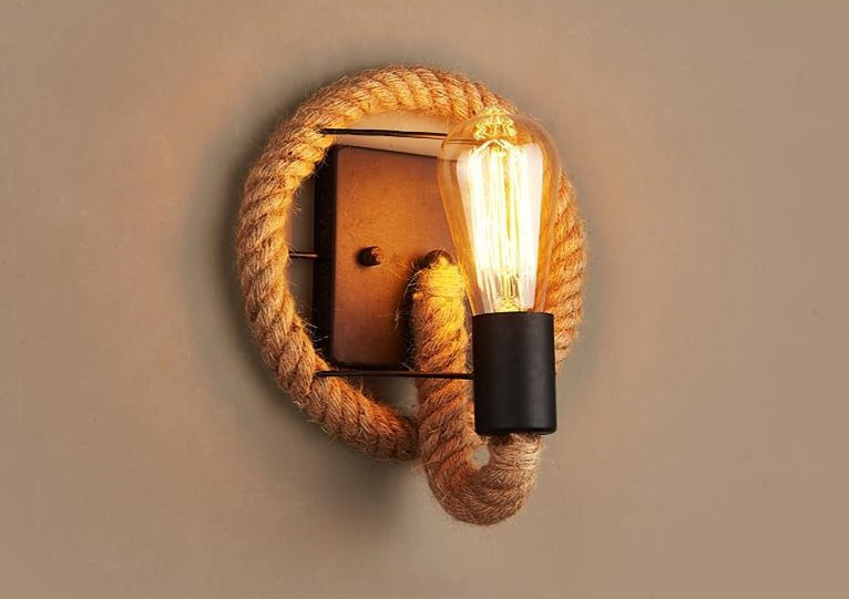 IronWeave – Lámpara de Pared de Cuerda Vintage – Iluminación Industrial Retro
