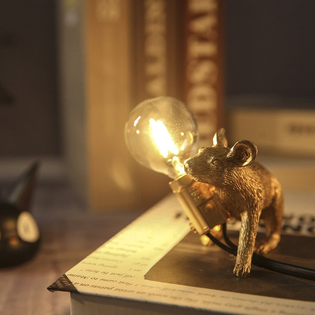 LumoMouse Lámpara de Mesa – Diseño Juguetón, Iluminación LED Cálida y Diseño Duradero